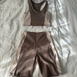 NWOT-Women's Two-Tone Athletic set